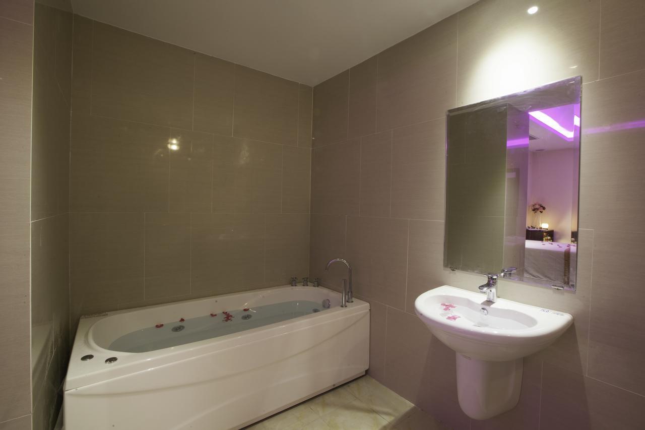 Khanh Linh Hotel Pleiku Eksteriør bilde